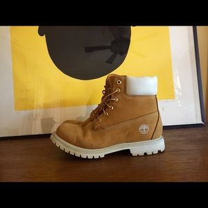 Women’s Tan Timberland Boots